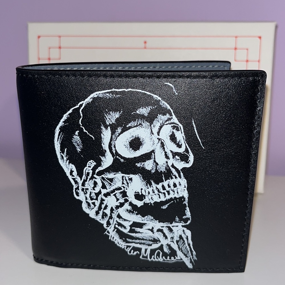 ❌SOLD❌Alexander McQueen Skull Leather Wallet - Picture 3 of 10